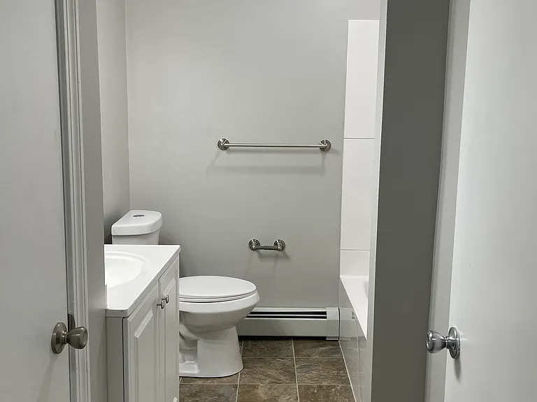 25 Cambridge St #5 — Photo 4