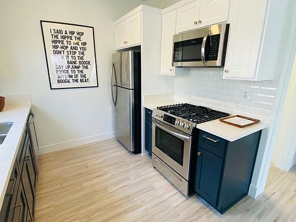 3rd image of 4112 E Broadway