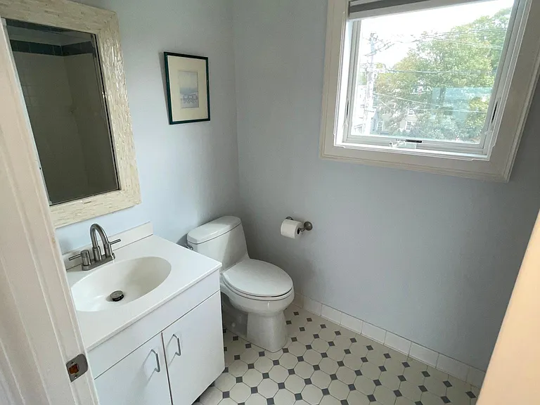 435 Thames St #1 — Photo 25