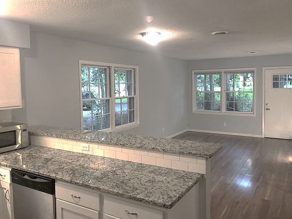 4th image of 617 W Main St APT B