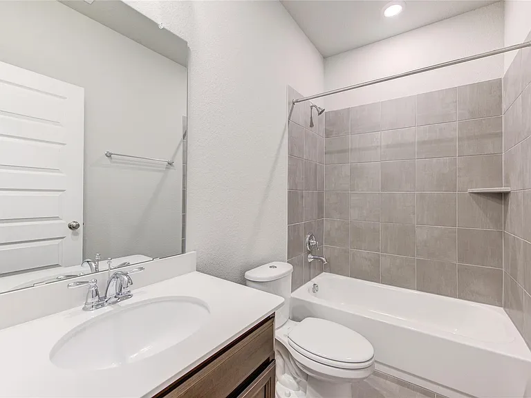 21514 Pachino Ln — Photo 14