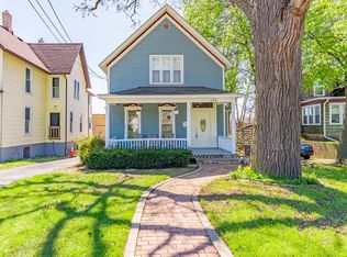 168 Villa St, Elgin, IL 60120
