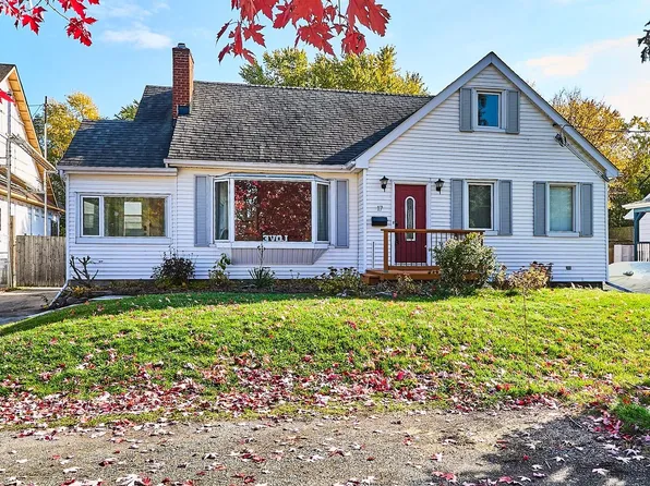17 Eastwood Ave N, Oshawa, ON L1G 3Y5