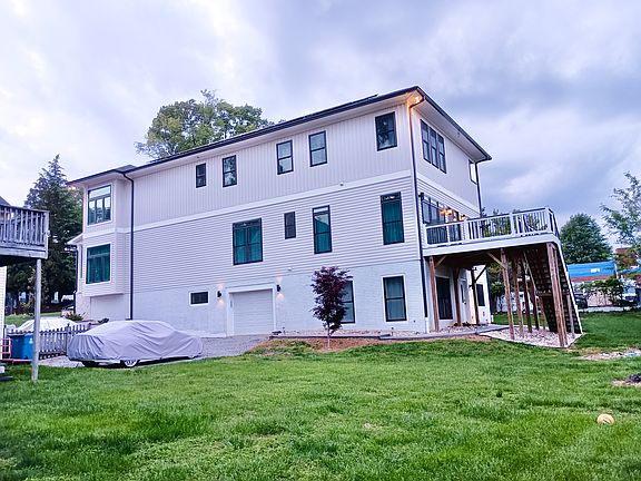 3rd image of 1809 Macarthur Dr