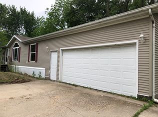 409 Lucinda St, Perry, IA 50220