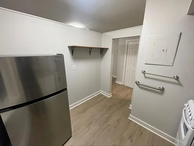 100 Main St #1 — Photo 7