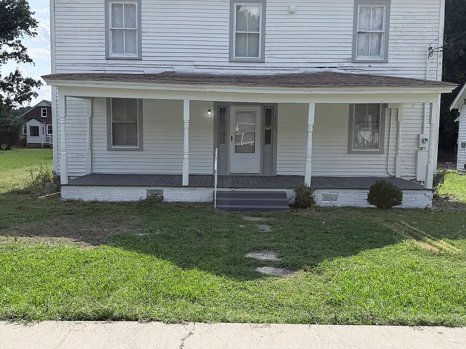 205 W Jackson St