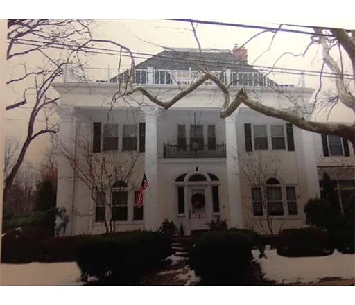 335 Middlesex Ave photo 1
