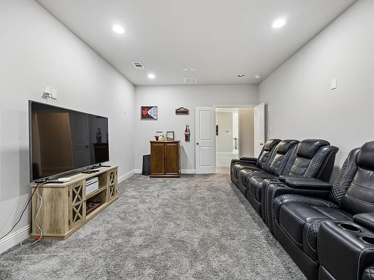 4500 El Paso Dr — Photo 30