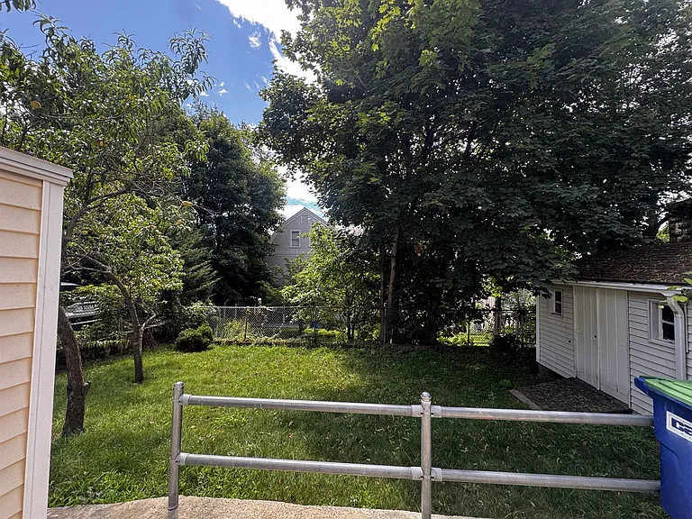 104 Highland Ave — Photo 12