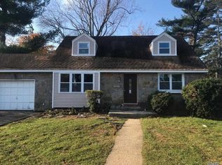 65 Westbury Ln, Westbury, NY 11590