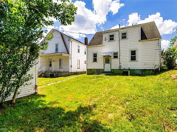 4th image of 302 Cedar Ave