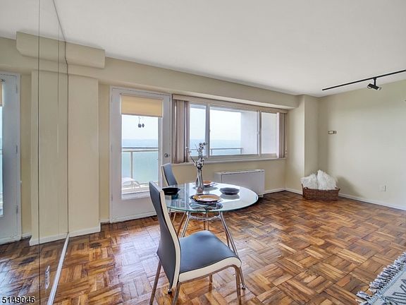 4th image of 377 S Harrison St #19HH