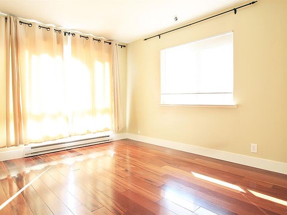 5th image of 1580 Lombard St APT 1