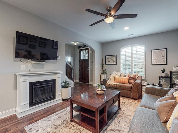 2nd image of 512 Harpeth Park Dr