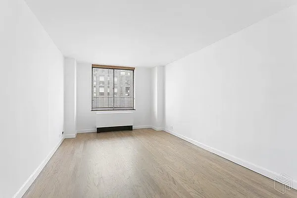 Rented by Bond New York | media 8