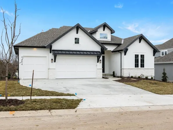 6818 Brownridge Dr, Shawnee, KS 66218