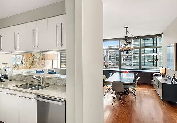 4th image of 1 Morton Sq APT 10CE