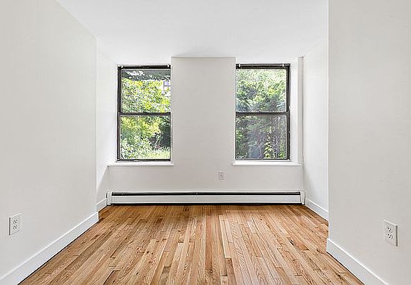 5th image of 45 W 126th St