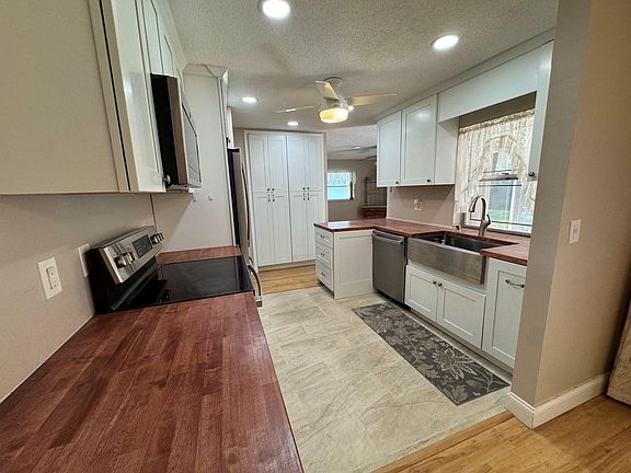 3rd image of 1310 NW 82nd Avenue