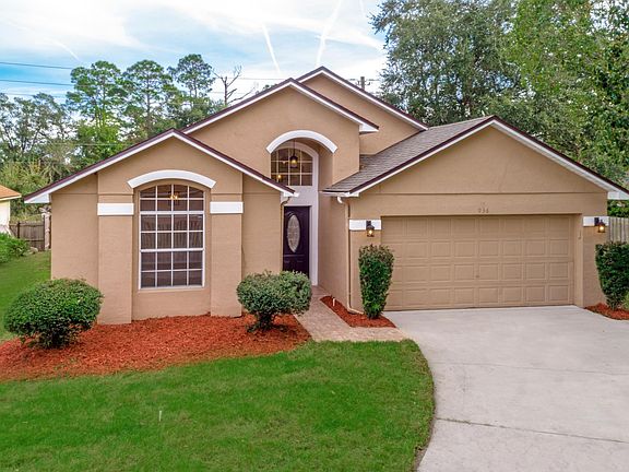 2nd image of 936 Delfino Pl