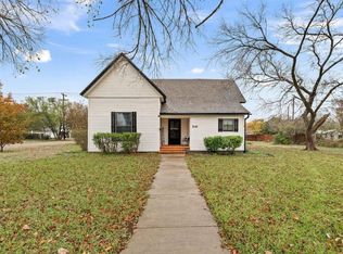 700 S Adams St, Mc Gregor, TX 76657
