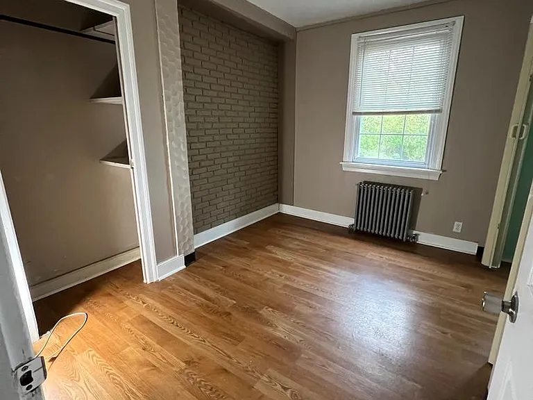 815 Cypress Ave — Photo 9
