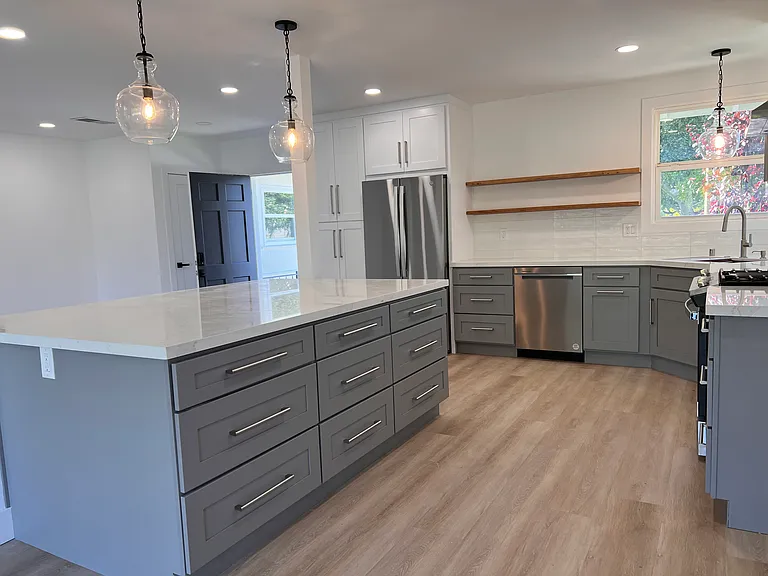 137 Sylvan Ave — Photo 3