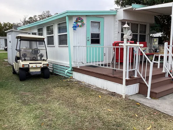 34618 Lillian St, Zephyrhills, FL 33541