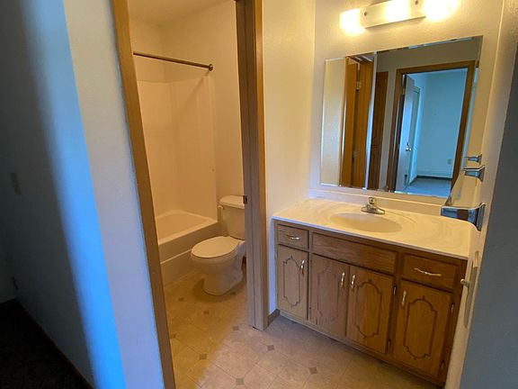 4th image of 395 2nd Ave S #2
