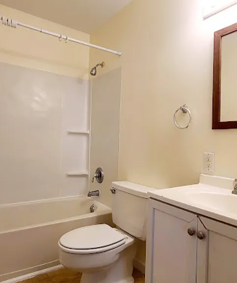 1240 Holden Dr — Photo 6