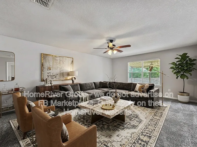 4 bed, 2.5 bath, 2038 sqft, $1,945 — Photo 2