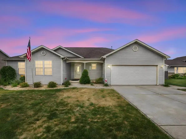 128 Ironwood St NW, Demotte, IN 46310