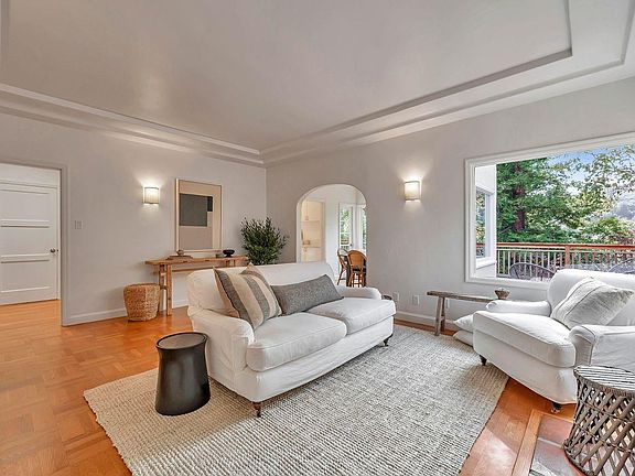 3rd image of 101 Elm Avenue