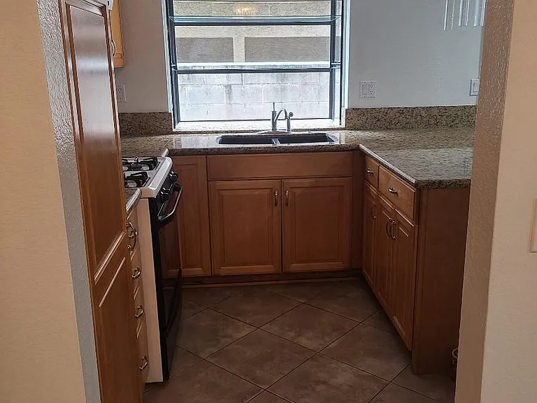 13513 Tracy St #F — Photo 8