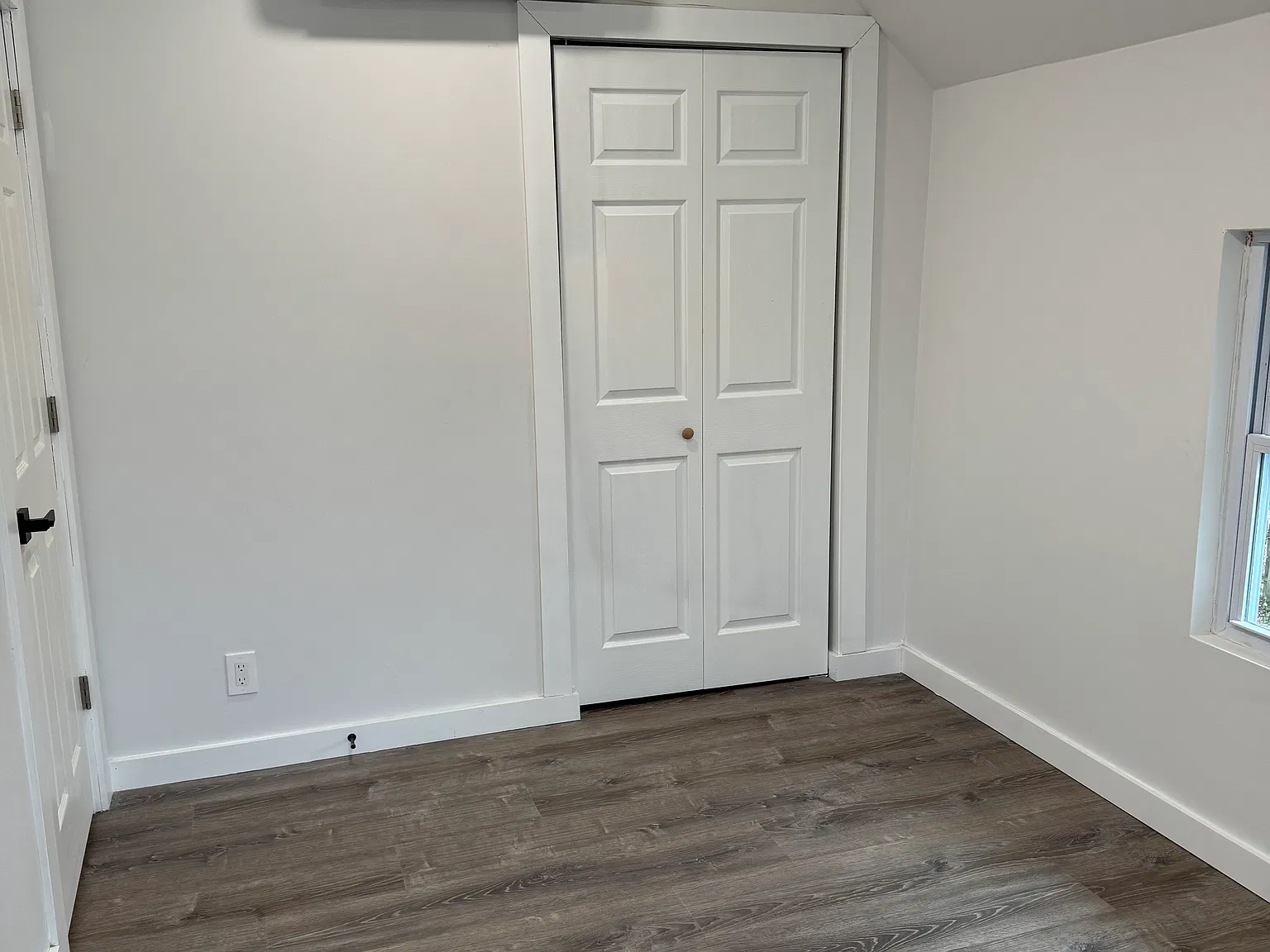 42 N Cove Rd — Photo 2