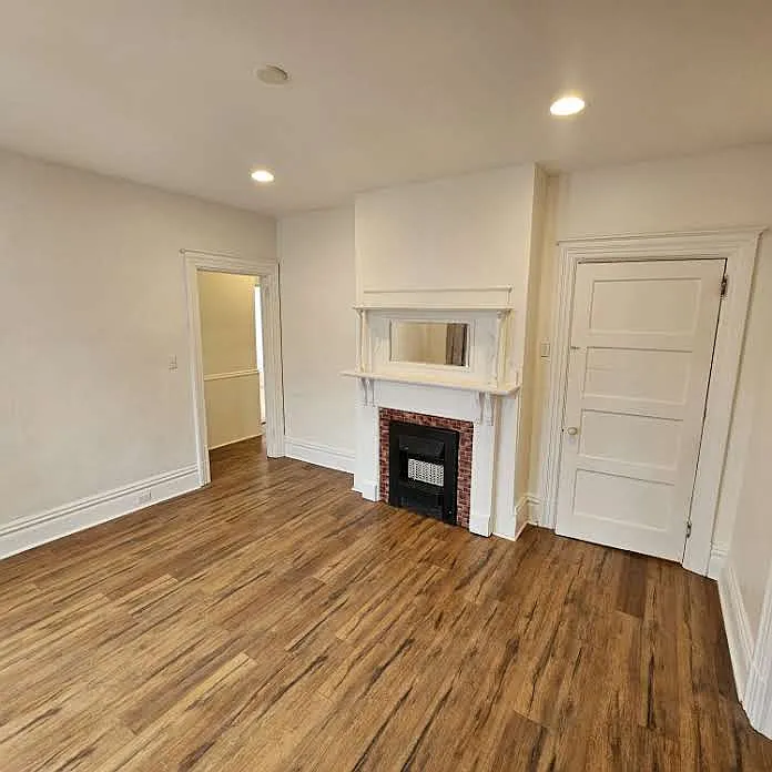 110 California Ave — Photo 3