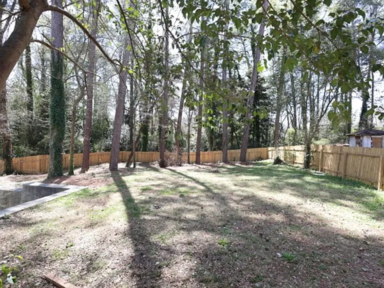2202 Dering Cir NE #1 — Photo 27