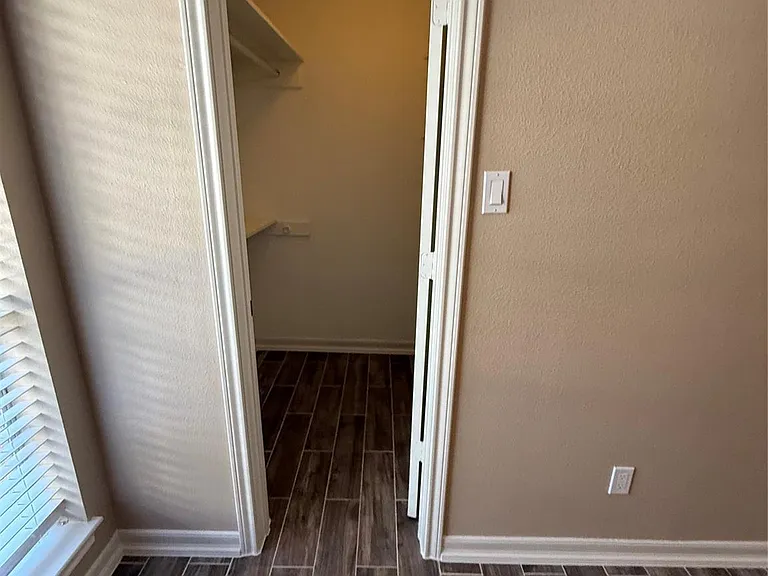 1909 Brun St #4 — Photo 18