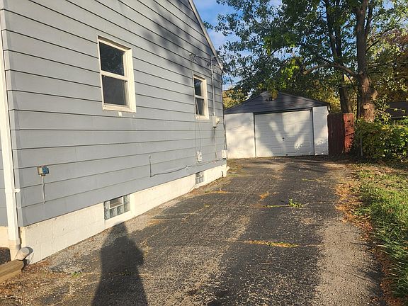 3rd image of 3620 Walmar Dr