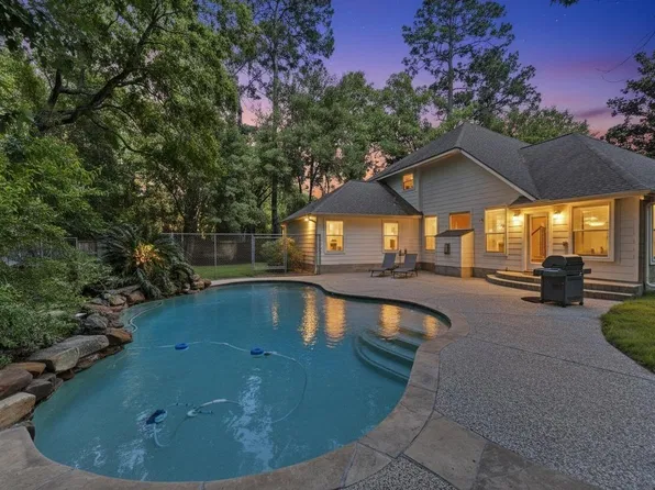 78 E Hobbit Glen Dr, Conroe, TX 77384