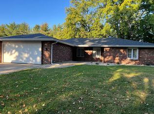 1135 Interlacken Rd, Springfield, IL 62704