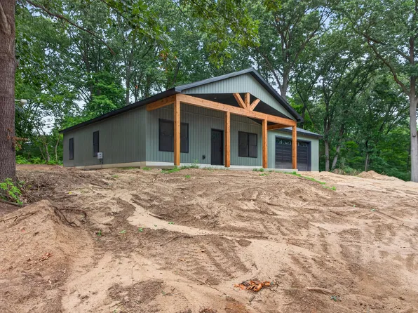 9620 Rexford Rd, Jackson, MI 49201