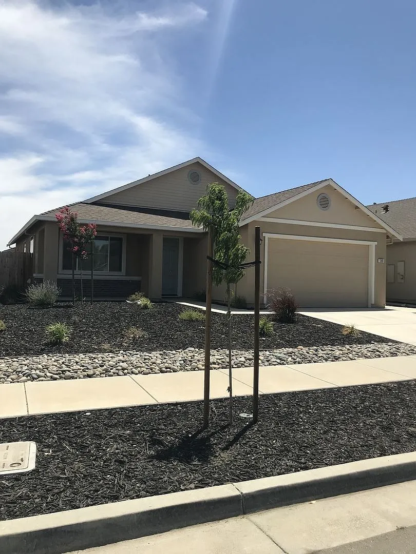 588 Samuel Way photo 1
