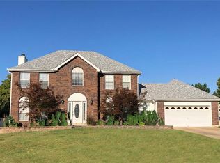 119 Robins Song Dr, Ballwin, MO 63021