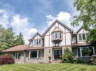1 Kusins Ct, Hamilton, ON L9H6Z4