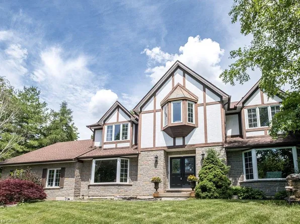 1 Kusins Ct, Hamilton, ON L9H 6Z4