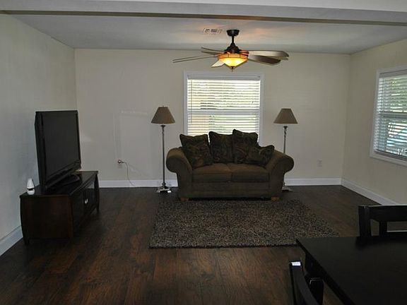 5th image of 605 Patricia Ave