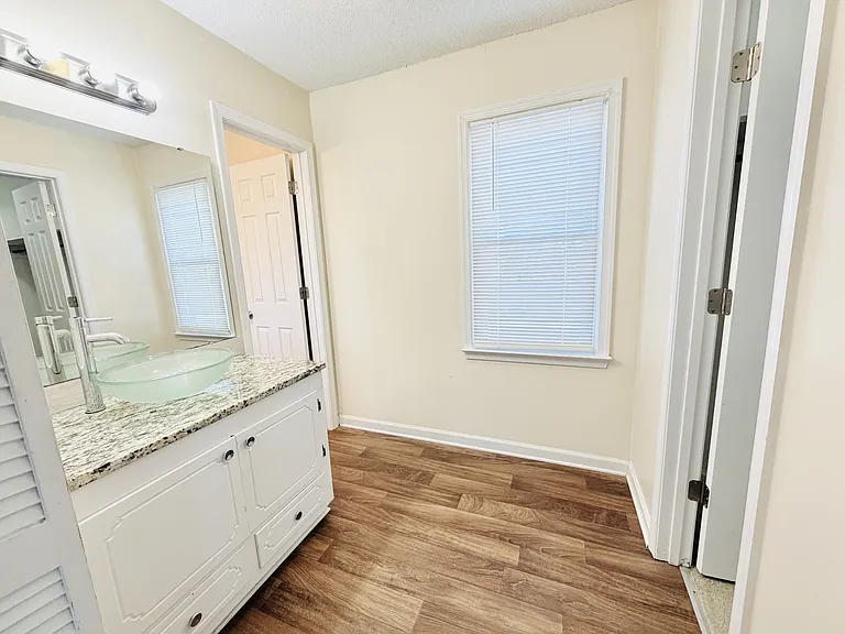 42 N Crossing Ct — Photo 13