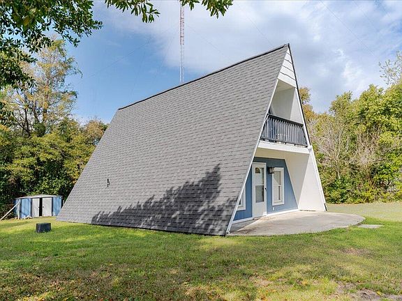 5th image of 239 Pine Log Rd